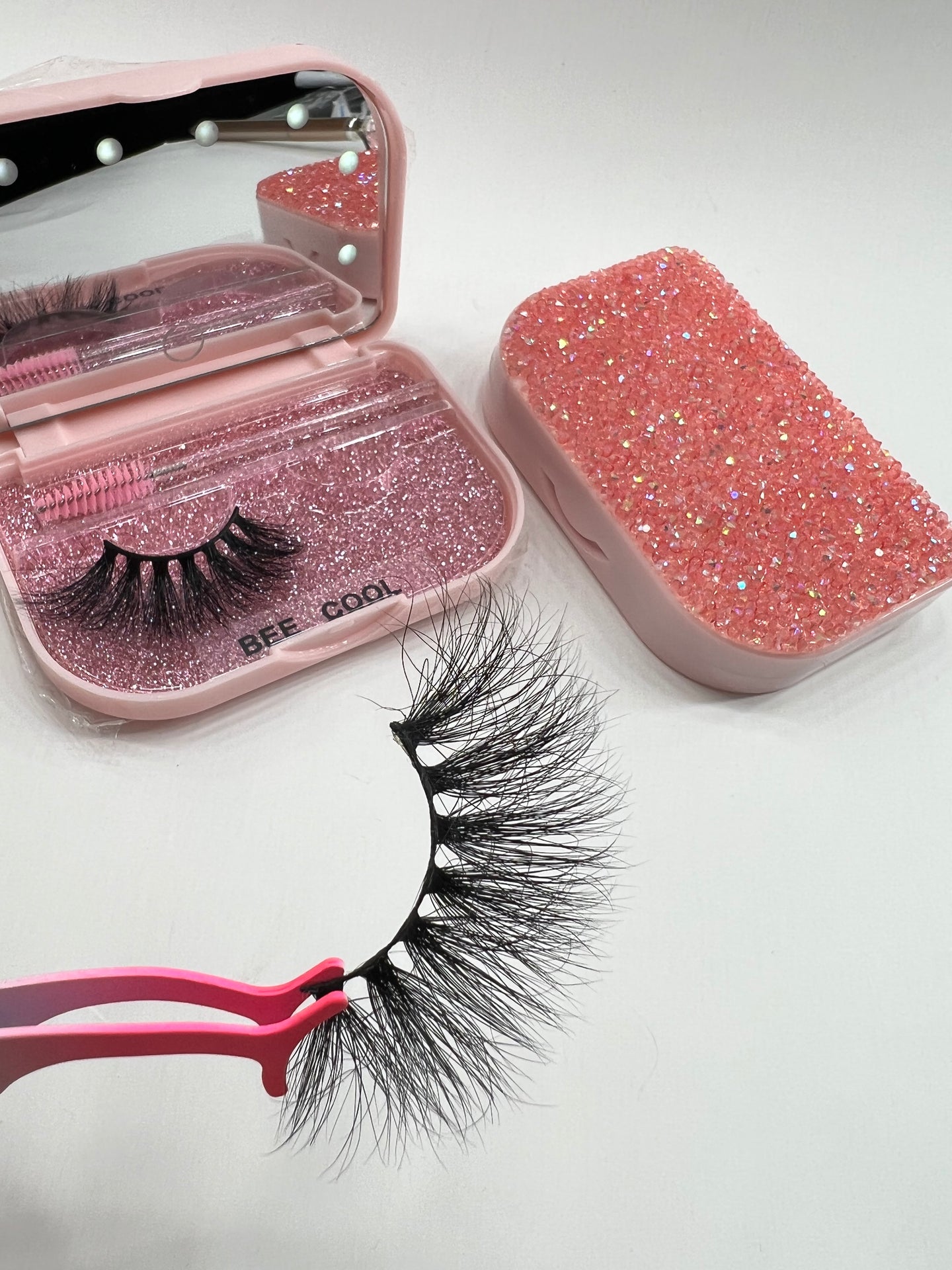 Lashes “Bee Cool”